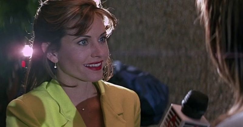 Courtney Cox em "Pânico" (1996). Foto: Reprodução/Internet.