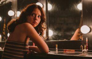 Mia Goth como Maxine. Foto: Divulgação.