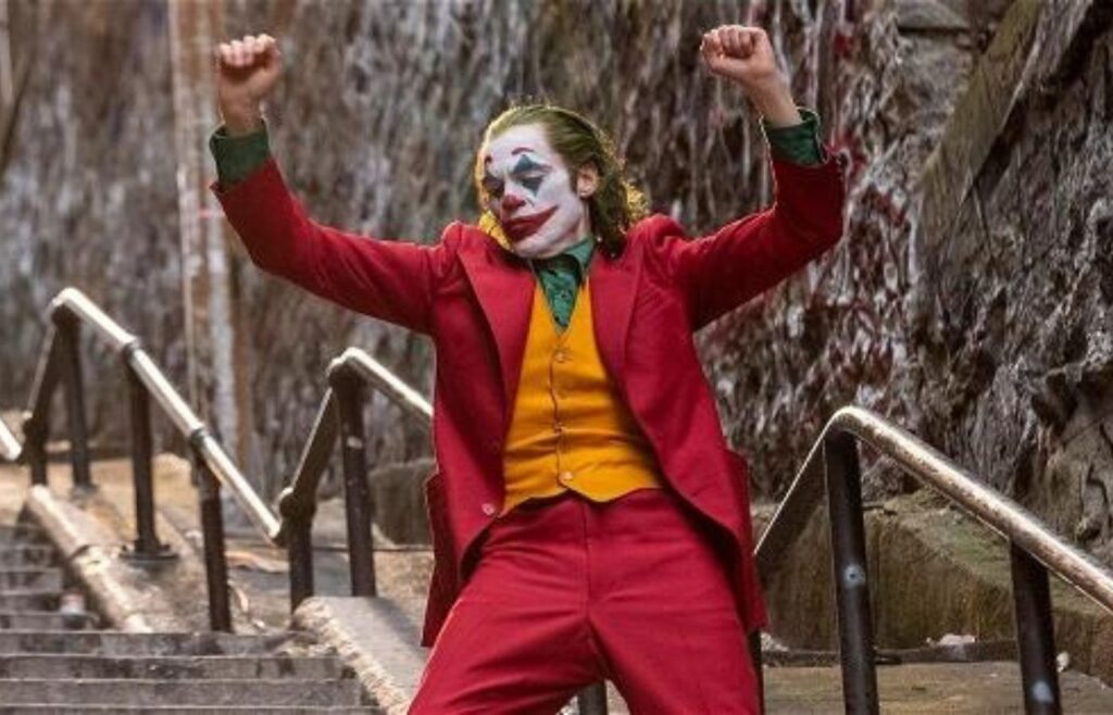 Joaquin Phoenix se destaca em imagem inédita de Coringa 2