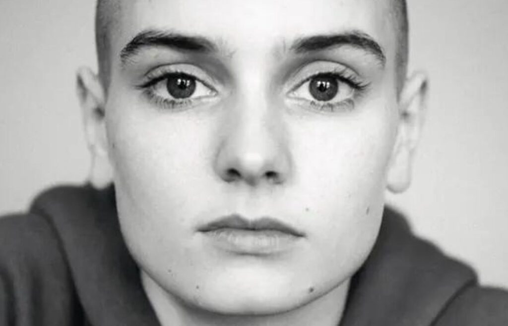 Sinéad O'Connor para o documentário "Nothing Compares". Foto: Divulgação/Showtime.