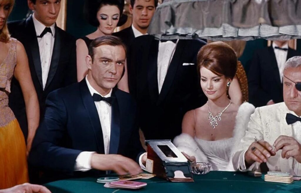 Cena de "007 Contra a Chantagem Atômica" (1965). Foto: Reprodução/MGM.