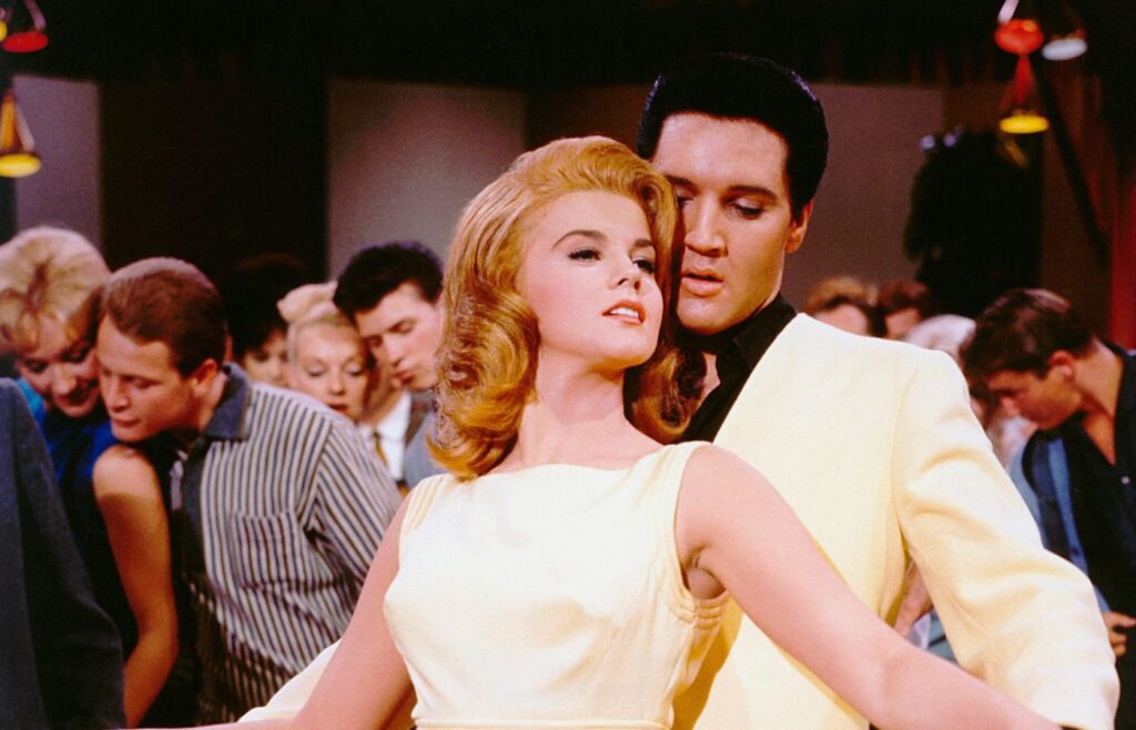 Elvis Presley em "Viva Las Vegas". Foto: Reprodução/MUBI.