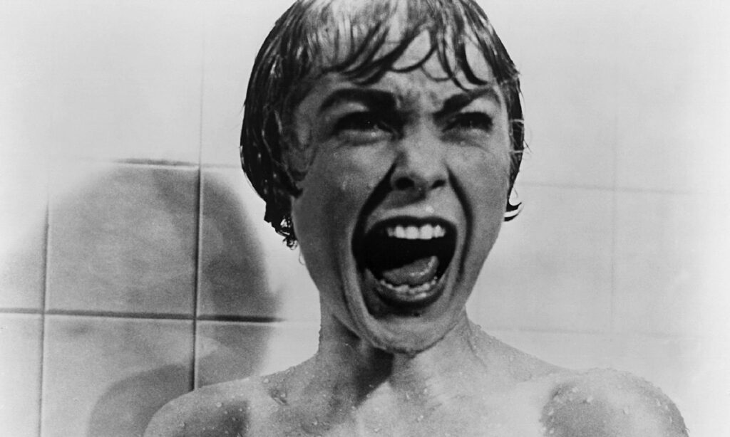 Psicose (1964) está entre os filmes com melhores roteiros. Foto: Paramount.