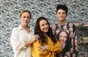 "Tá Escrito", comédia com Larissa Manoela, chega aos cinemas nesta quinta (14). Foto: Divulgação.