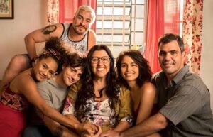 Dona Lurdes: O Filme, spin-off da novela Amor de Mãe, chega aos cinemas brasileiros nesta quinta (28). Foto: Divulgação.