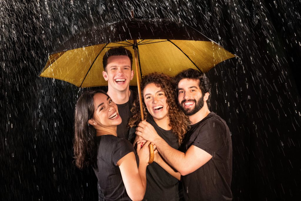 Elenco de Cantando na Chuva. Foto: Divulgação/João Caldas.