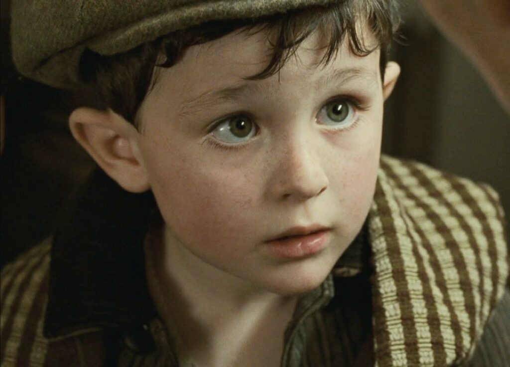 Reece Thompson em "Titanic" (1997). Foto: Reprodução/20th Century Studios.