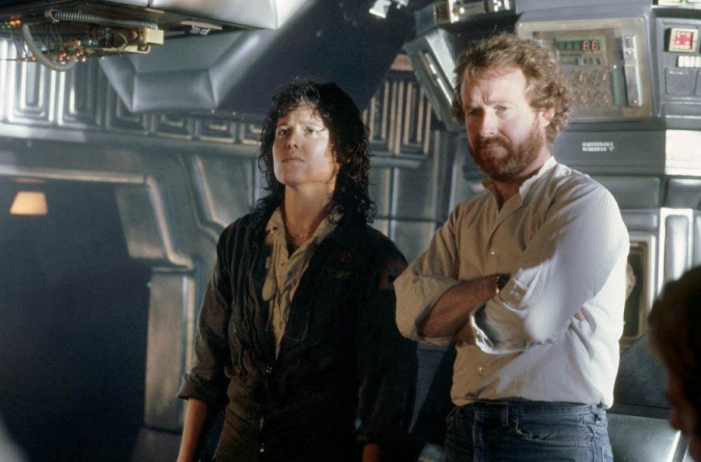 Sigourney Weaver e Ridley Scott durante as filmagens de "Alien" (1979). Foto: Divulgação.