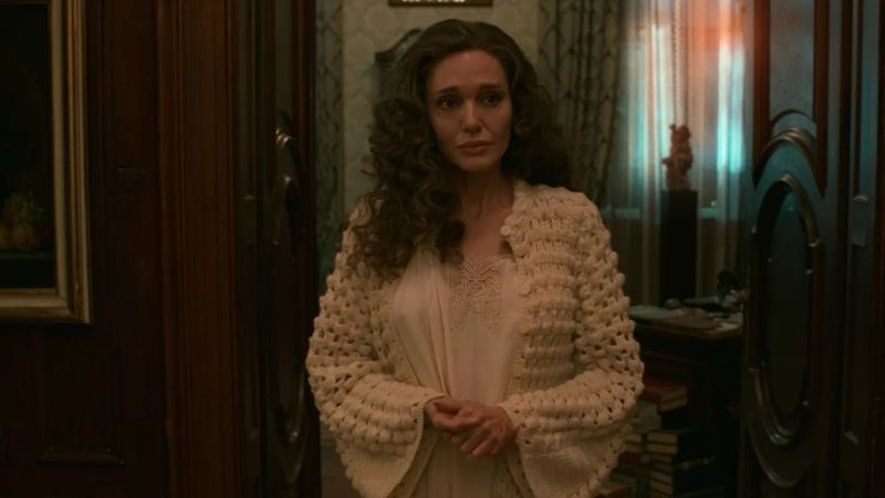 Angelina Jolie em Maria. Foto: Reprodução.