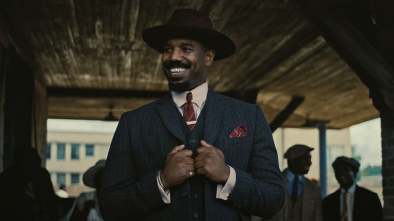 Michael B Jordan em Pecadores. Foto: Reprodução/Warner Bros.