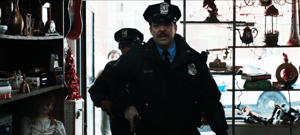 Easter Eggs Shazam e Annabelle. Foto: Reprodução/Warner Bros.