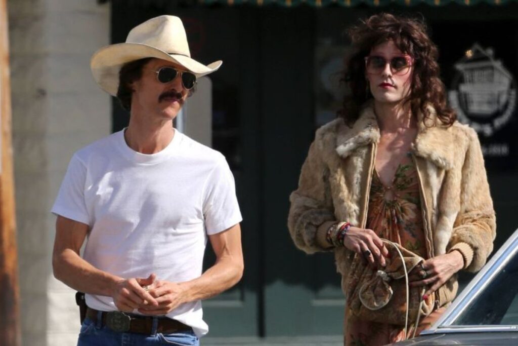 Matthew McConaughey e Jared Leto em "Clube de Compras Dallas" (2013). Foto: Reprodução.