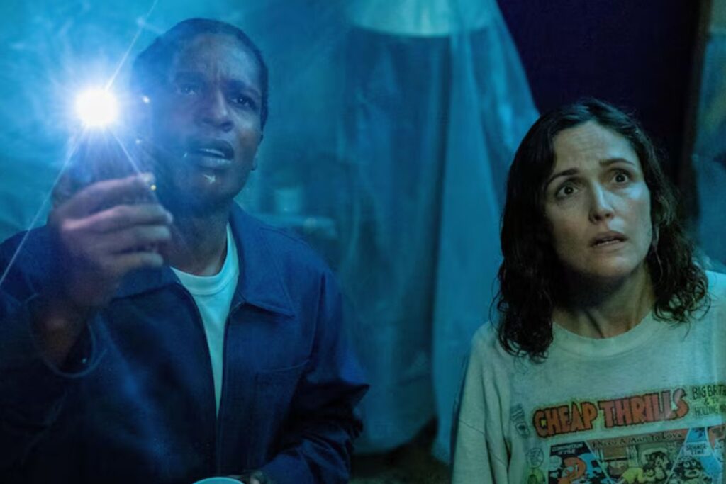 ASAP Rocky e Rose Byrne em "If I Had Legs I'd Kick You". Foto: Reprodução/A24.